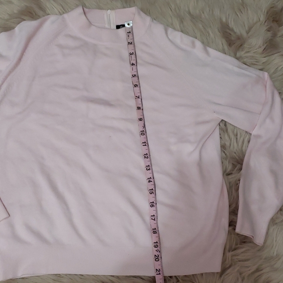 Soft pink mock turtleneck sweater - Picture 3 of 6